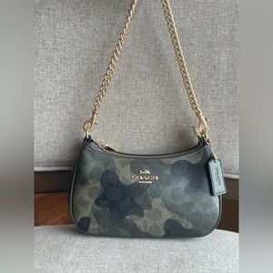 NWT！COACH Teri Mini Crossbody Bag In Signature Camo Print（CW320）gift receipt